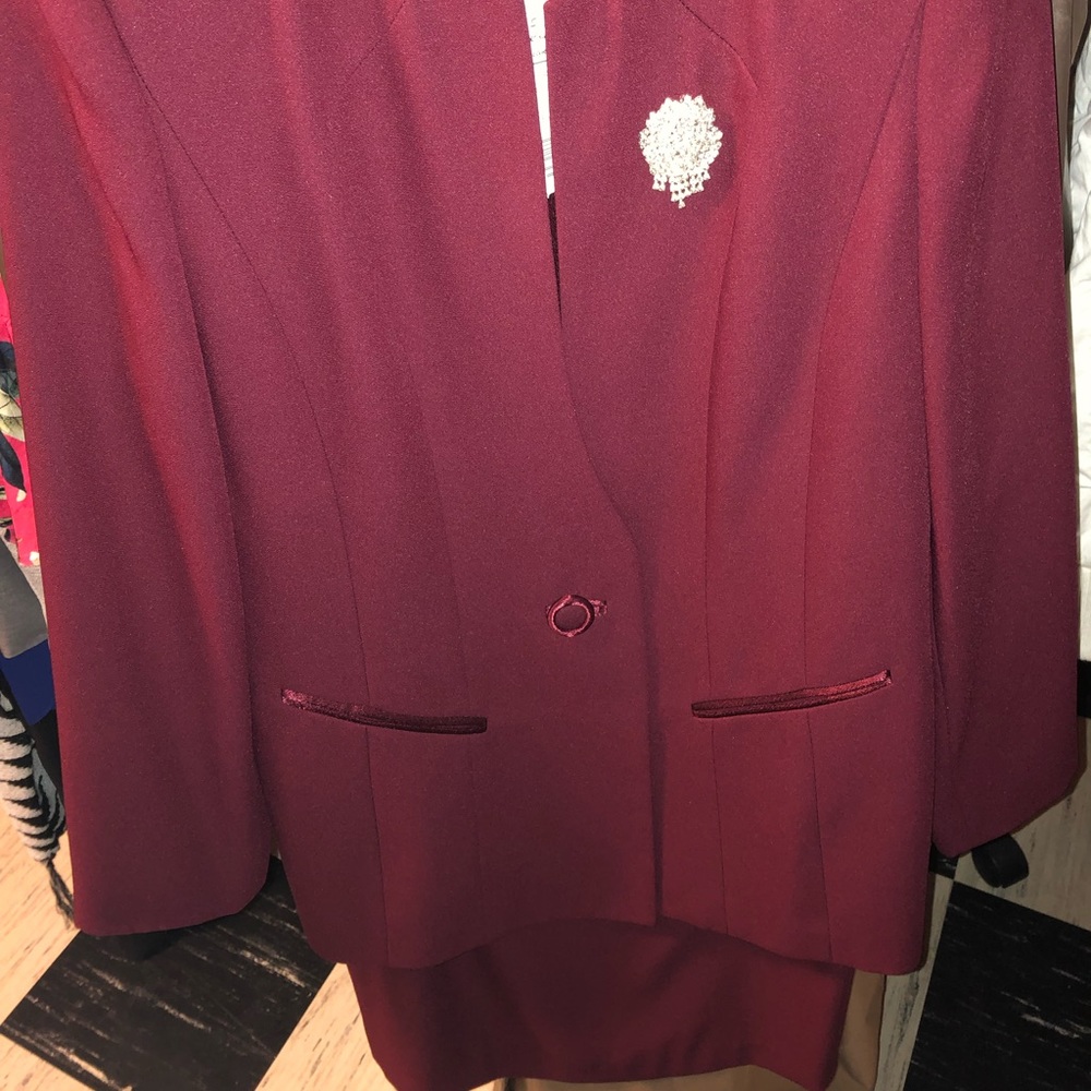 Perche’ Couture 2 pc blazer/ skirt